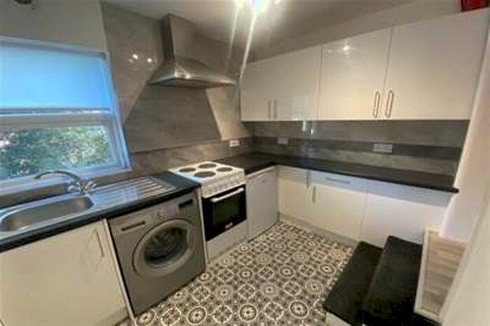 1 Bedroom Flat To Rent In Claremont Rd, L21