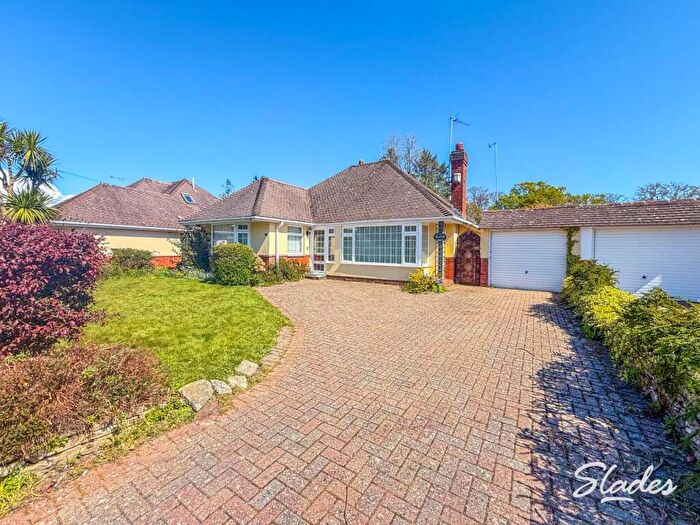 3 Bedroom Bungalow To Rent In Rossley Close, Highcliffe, Christchurch, BH23