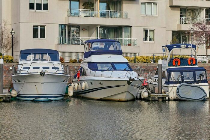 2 Bedroom House Boat For Sale In Chelsea Harbour, Chelsea, SW10