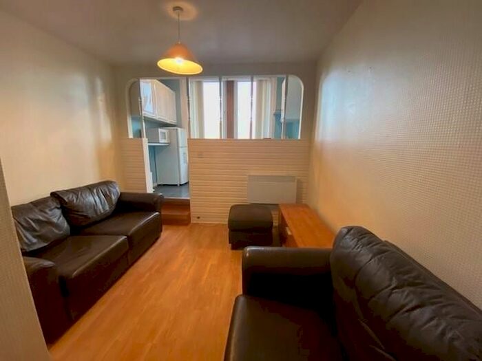 1 Bedroom Flat To Rent In /, Anderson Drive, Renfrew, PA4