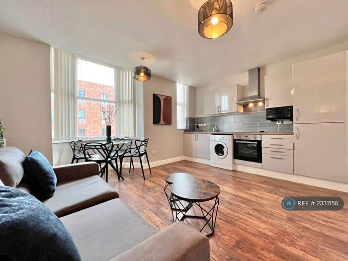 2 Bedroom Flat To Rent In Weaste Lane, Salford, M5