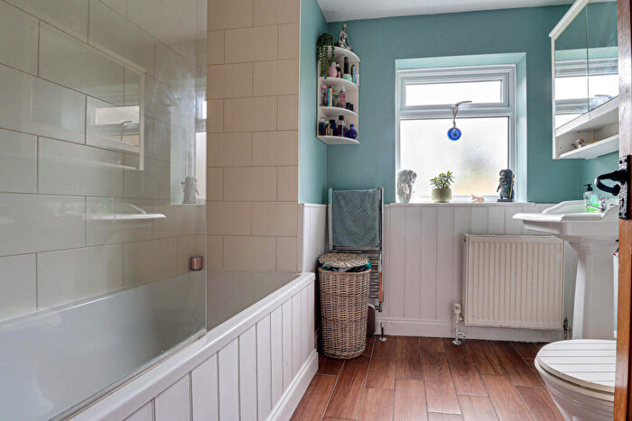 3 Bedroom Terraced House For Sale In Harpenden Rise, Harpenden, AL5