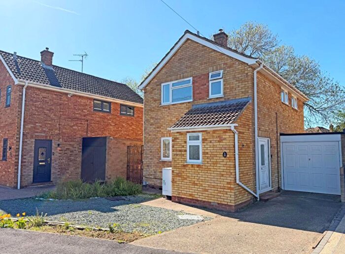 3 Bedroom Detached House For Sale In Thornleigh Drive, Orton Longueville, Peterborough, PE2