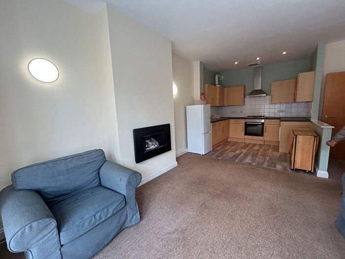 3 Bedroom Flat To Rent In Coldharbour Road, Bristol, BS6