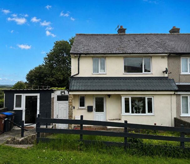 3 Bedroom Semi-Detached House For Sale In Staveley Grove, Keighley, BD22
