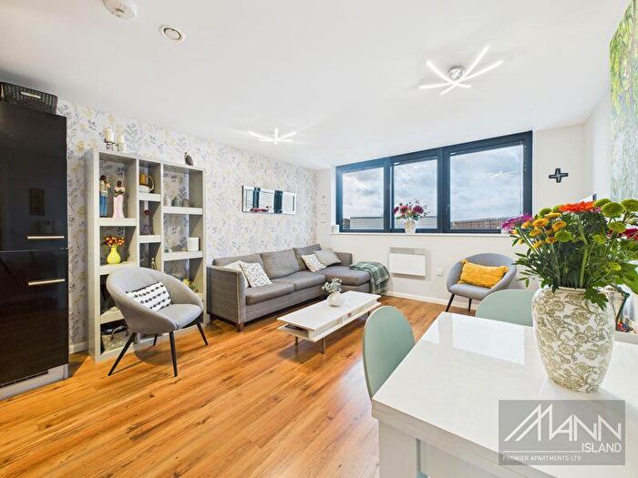 2 Bedroom Flat For Sale In Mann Island, Liverpool, L3