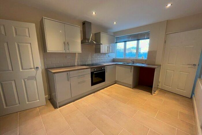 2 Bedroom Flat To Rent In Station Street, Nottingham, NG10