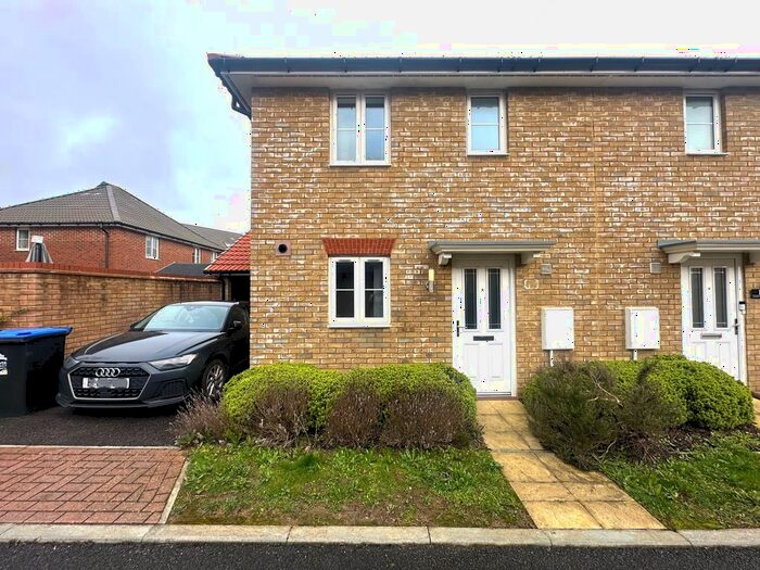 3 Bedroom Property To Rent In Lamplight Gardens, Aylesham, Canterbury, CT3