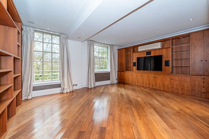 3 Bedroom Flat To Rent In Lowndes Square, London, SW1X