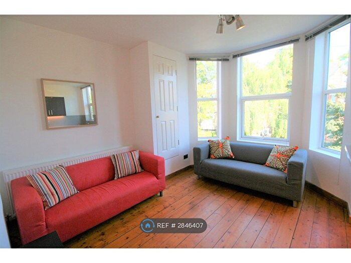 3 Bedroom Flat To Rent In Old Lansdowne Road, Manchester, M20