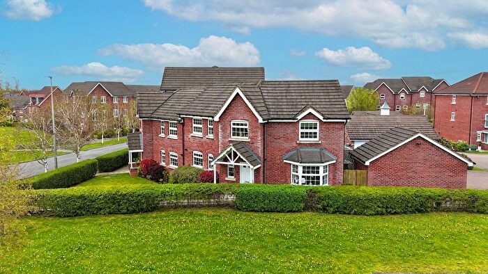 3 Bedroom Semi Detached House For Sale In Abbey Park Way, Weston, CW2