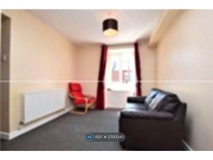 1 Bedroom Flat To Rent In Colwyn Road, Northampton, NN1