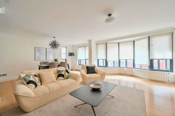 3 Bedroom Flat To Rent In Drayton Gardens, South Kensington, London, SW10