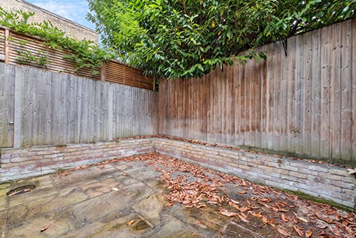 4 Bedroom Terraced House To Rent In St. Ann's Hill, Wandsworth, SW18