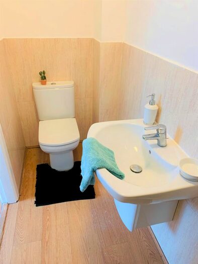 1 Bedroom Flat To Rent In A Sandhurst Road, Leicester, LE3