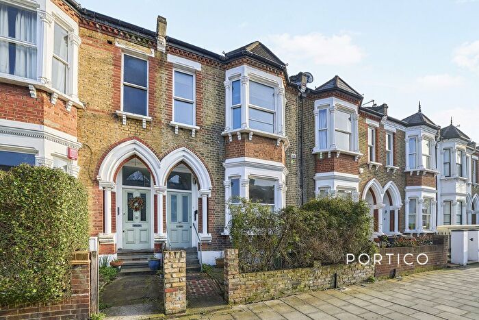 2 Bedroom Cottage To Rent In Abbeville Road, SW4