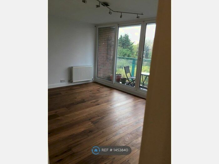 3 Bedroom Flat To Rent In Blenheim Road, Barnet, EN5