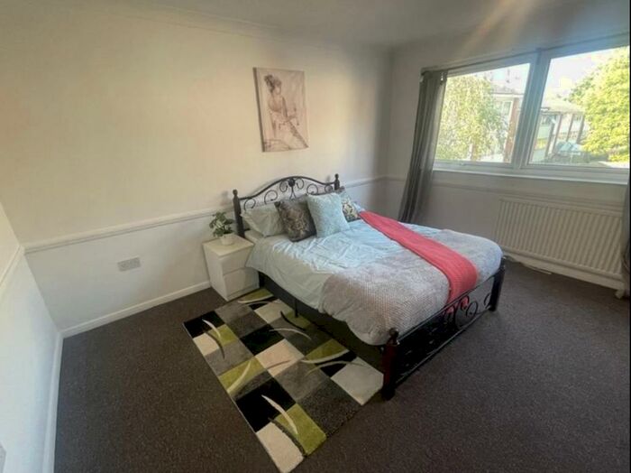 6 Bedroom Flat To Rent In , Egberts Way, London, E4