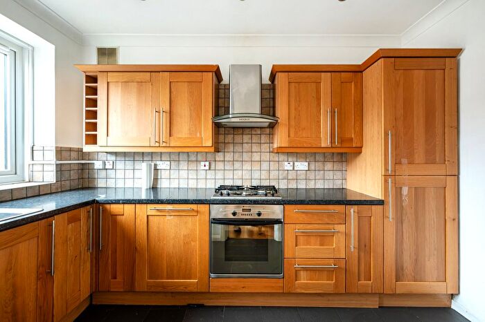 3 Bedroom Flat To Rent In Henry Dickens Court, St. Anns Road, London, W11