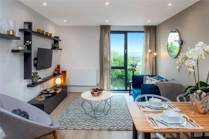 2 Bedroom Flat To Rent In Bourchier Court, London Road, Sevenoaks, Kent, TN13