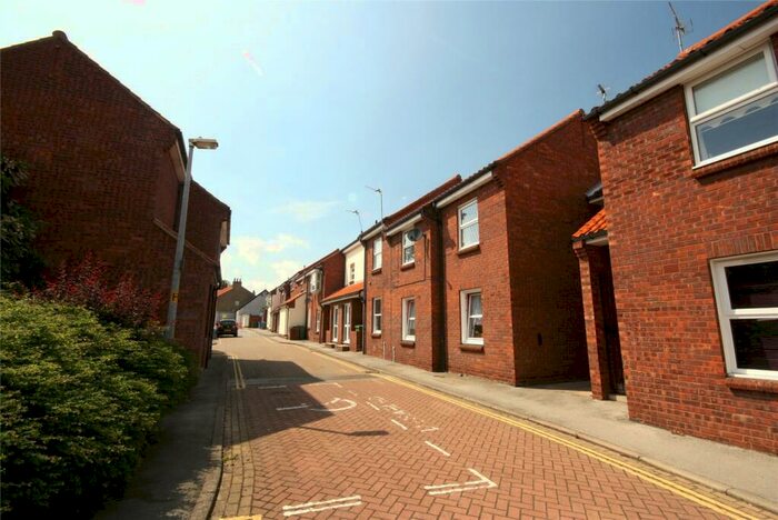 1 Bedroom Flat To Rent In Grovehill, Hessle, East Yorkshire, HU13