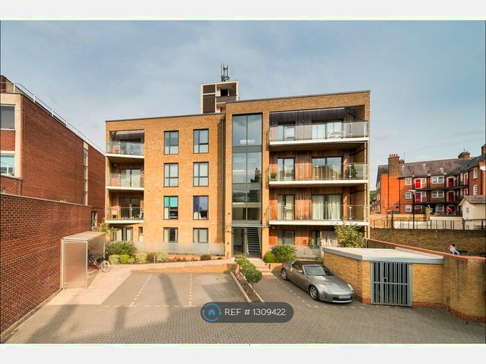 1 Bedroom Flat To Rent In St. Peters Court, London SE12