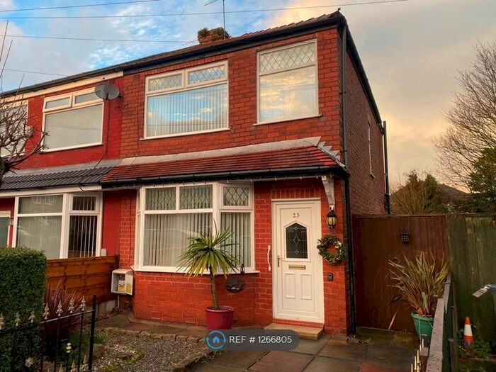 2 Bedroom Semi-Detached House To Rent In Assheton Crescent, Manchester M40