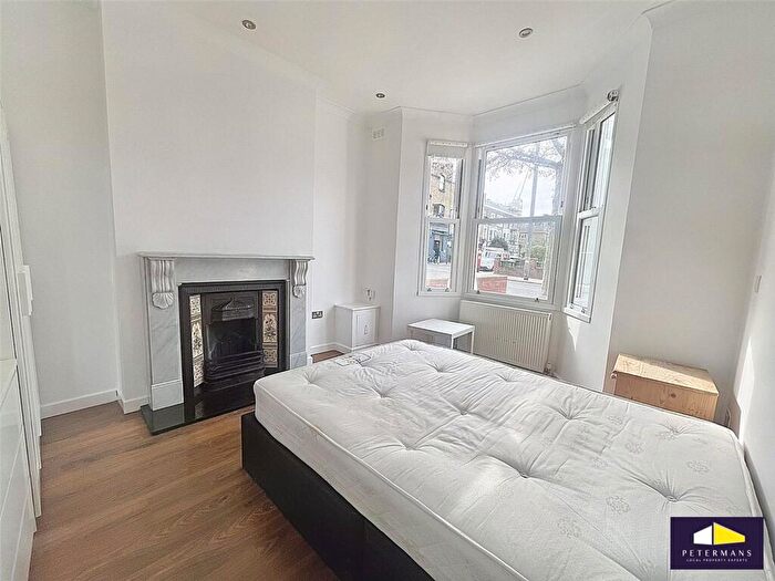 4 Bedroom End Of Terrace House For Sale In Cambria Road, London, SE5