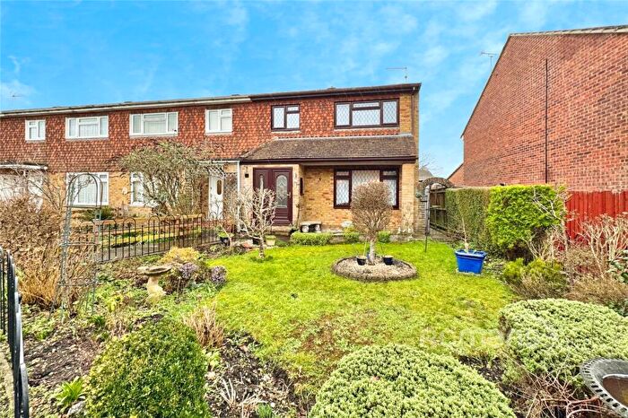 3 Bedroom End Of Terrace House For Sale In Oxford Road, Owlsmoor, Sandhurst, GU47