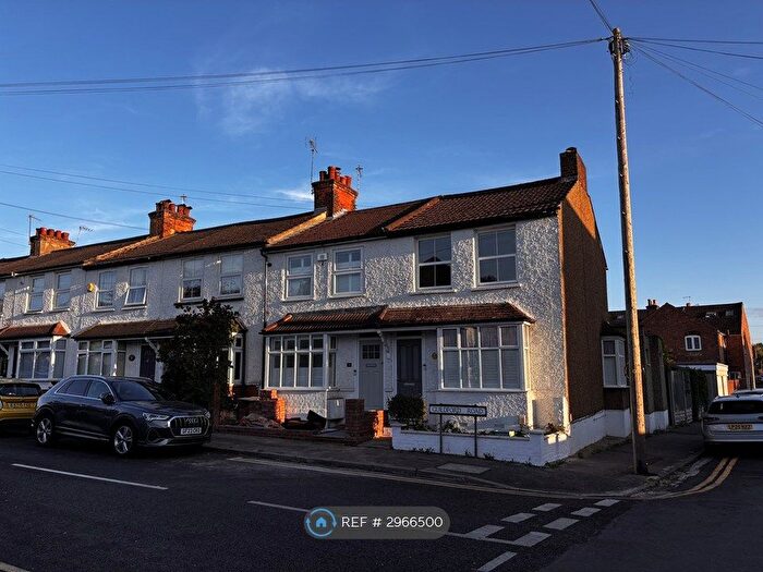 3 Bedroom End Of Terrace House To Rent In Guildford Road, St Albans, AL1