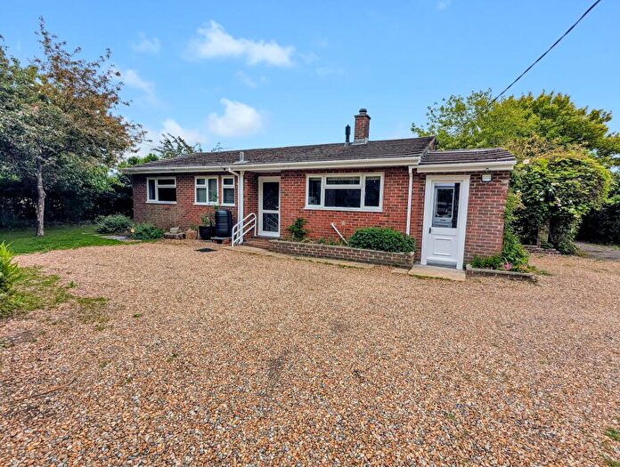 3 Bedroom Bungalow To Rent In Bishops Waltham, SO32