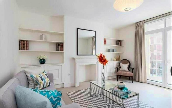 2 Bedroom Flat To Rent In Lees Place, Mayfair, W1K