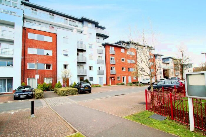 2 Bedroom Apartment To Rent In Aylesbury, HP21