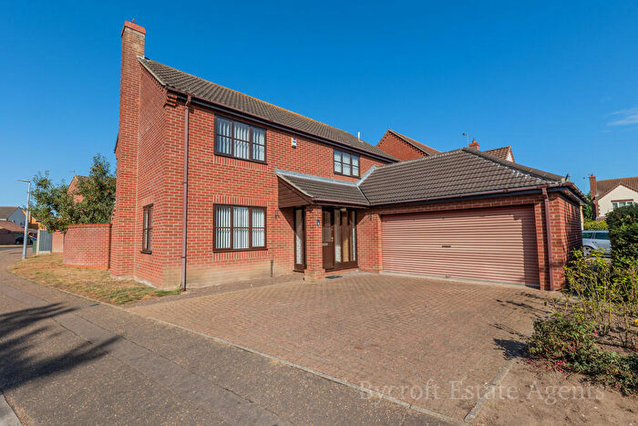 4 Bedroom Detached House For Sale In El Alamein Way, Bradwell, NR31