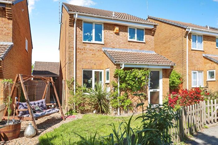 3 Bedroom Detached House For Sale In Seatown Close, Canford Heath, Poole, Dorset, BH17