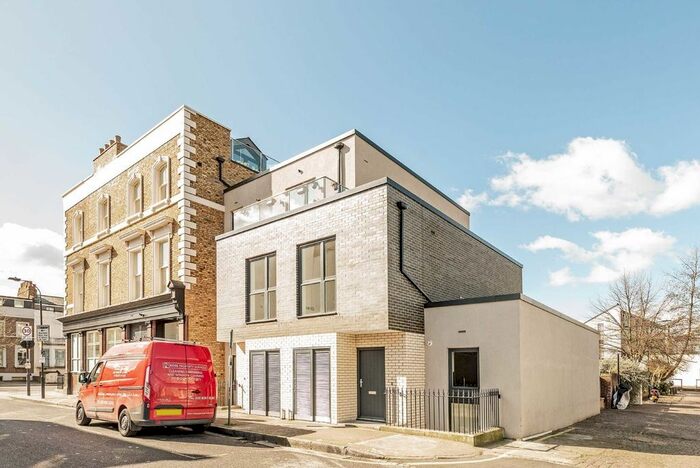 3 Bedroom Property To Rent In Goldhawk Road, London, W12