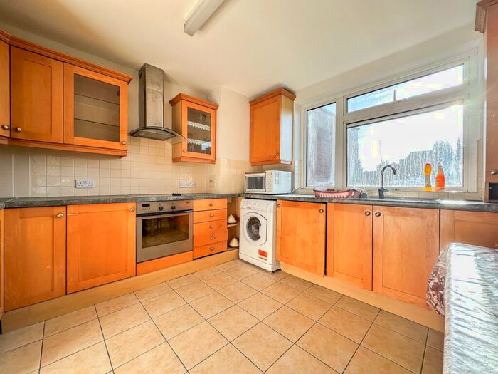 2 Bedroom Apartment To Rent In Kendal Court, Shoot Up Hill, Kilburn, NW2