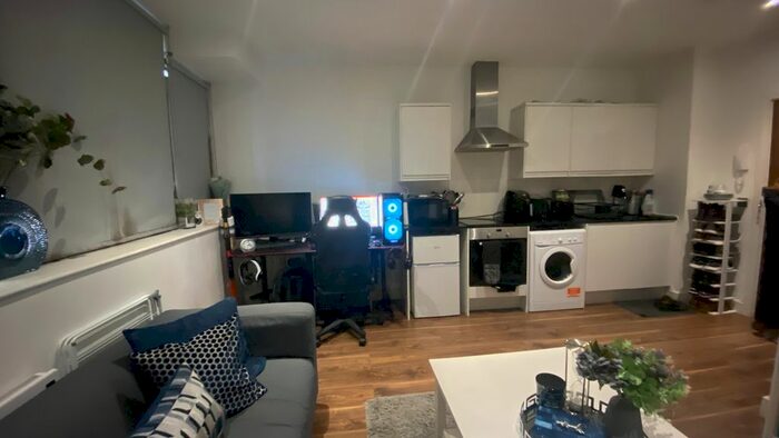 1 Bedroom Flat To Rent In Elmgrove Road, Harrow HA1