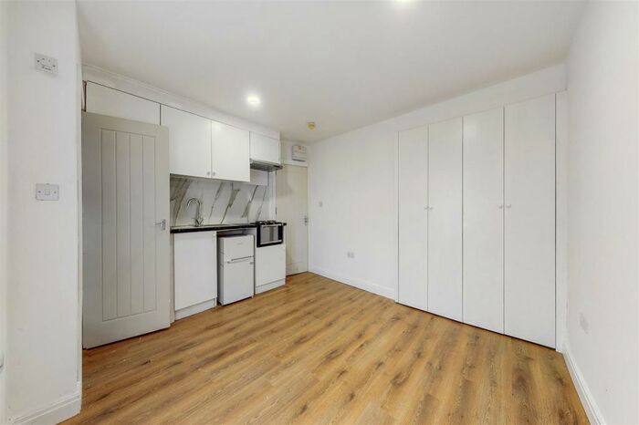 Studio To Rent In Woodfield Avenue, Wembley, HA0