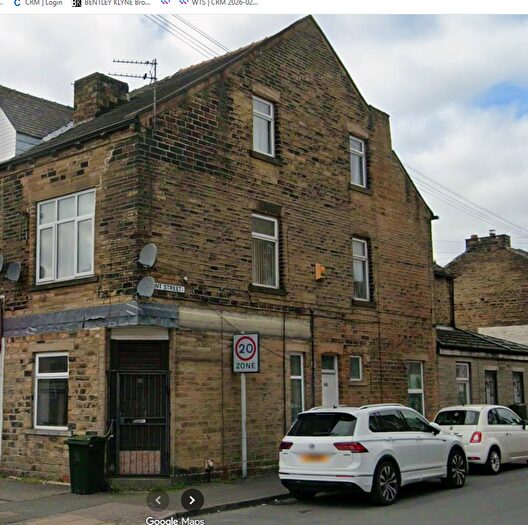 6 Bedroom End Terrace House For Sale In Stone Hall Road, Bradford, BD2
