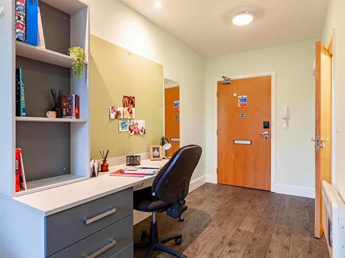 1 Bedroom Flat To Rent In High Street, Bangor, LL57