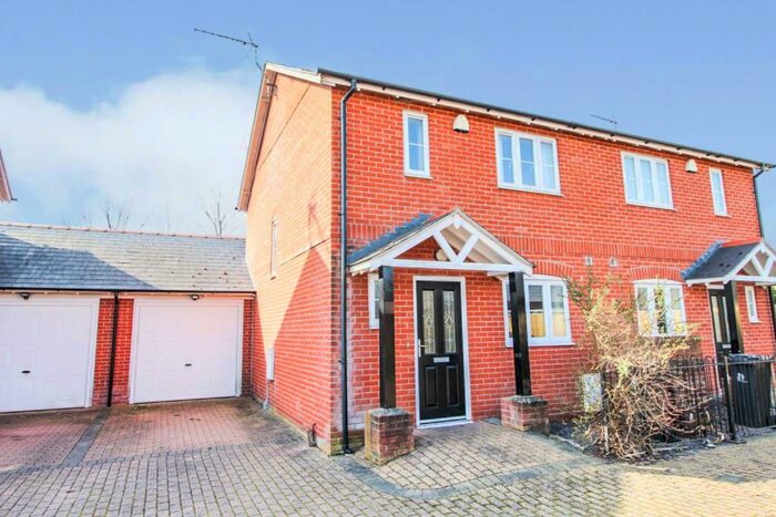 3 Bedroom Semi-Detached House To Rent In Bailie Gate Cottages, High Street, Sturminster Marshall, BH21