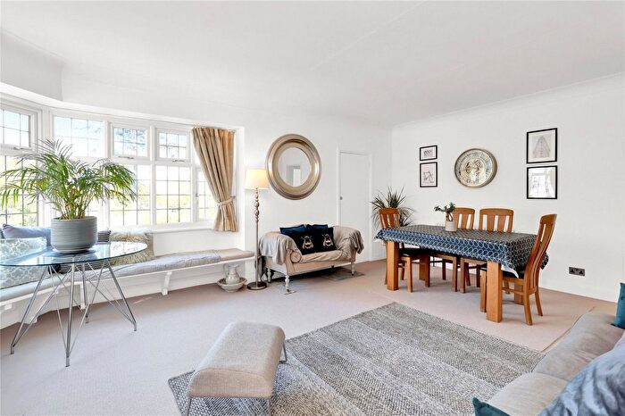 3 Bedroom Flat To Rent In Leicester House, Watts Road, Thames Ditton, KT7