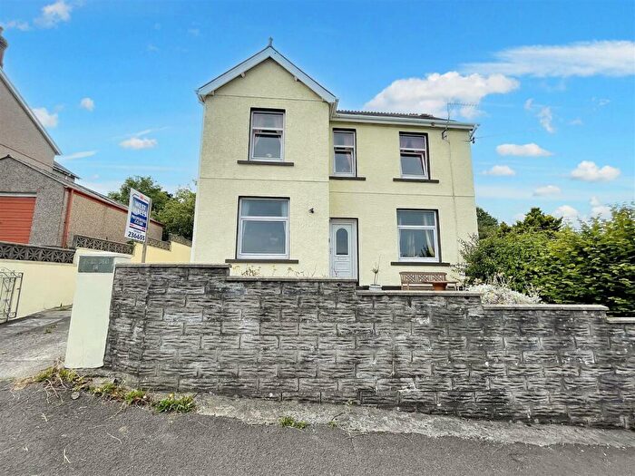 3 Bedroom Detached House For Sale In Heol Nazareth, Pontyates, Llanelli, SA15
