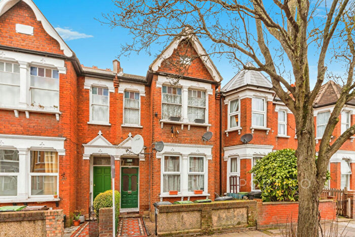 2 Bedroom Flat To Rent In Mount Pleasant Road, Tottenham, London, N17