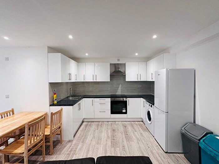 2 Bedroom Flat To Rent In Marylands Road, London, W9