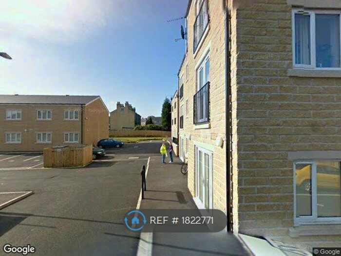 2 Bedroom Flat To Rent In Regency Gardens, Halifax, HX2