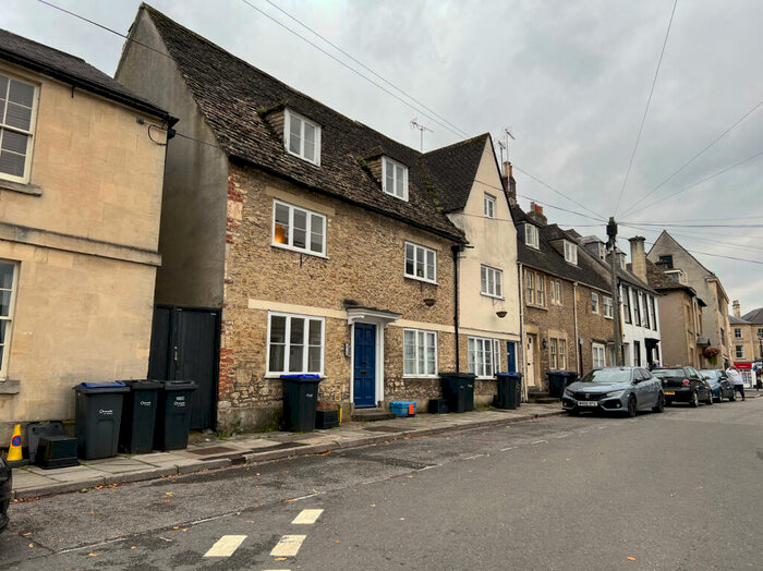 2 Bedroom Apartment To Rent In St Mary Street, SN15