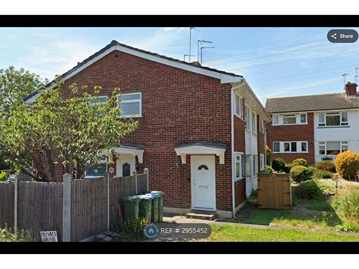 2 Bedroom Maisonette To Rent In Alton Close, Bexley, DA5
