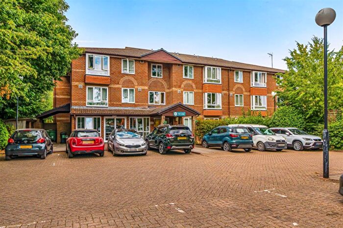 2 Bedroom Retirement Property For Sale In Oak Lodge, New Road, Crowthorne, RG45
